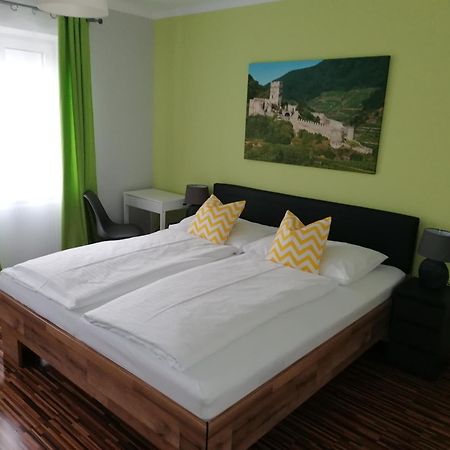 Gaestehaus Ruinenblick Bed and Breakfast Spitz an der Donau Buitenkant foto